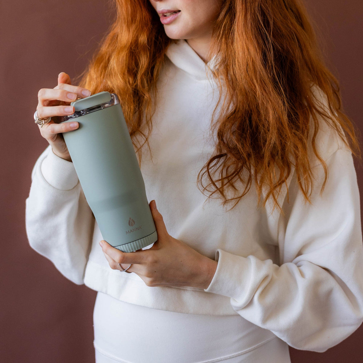 30-oz-groove-tumbler-j7 4Manna_Website_Lifestyles-17.jpg