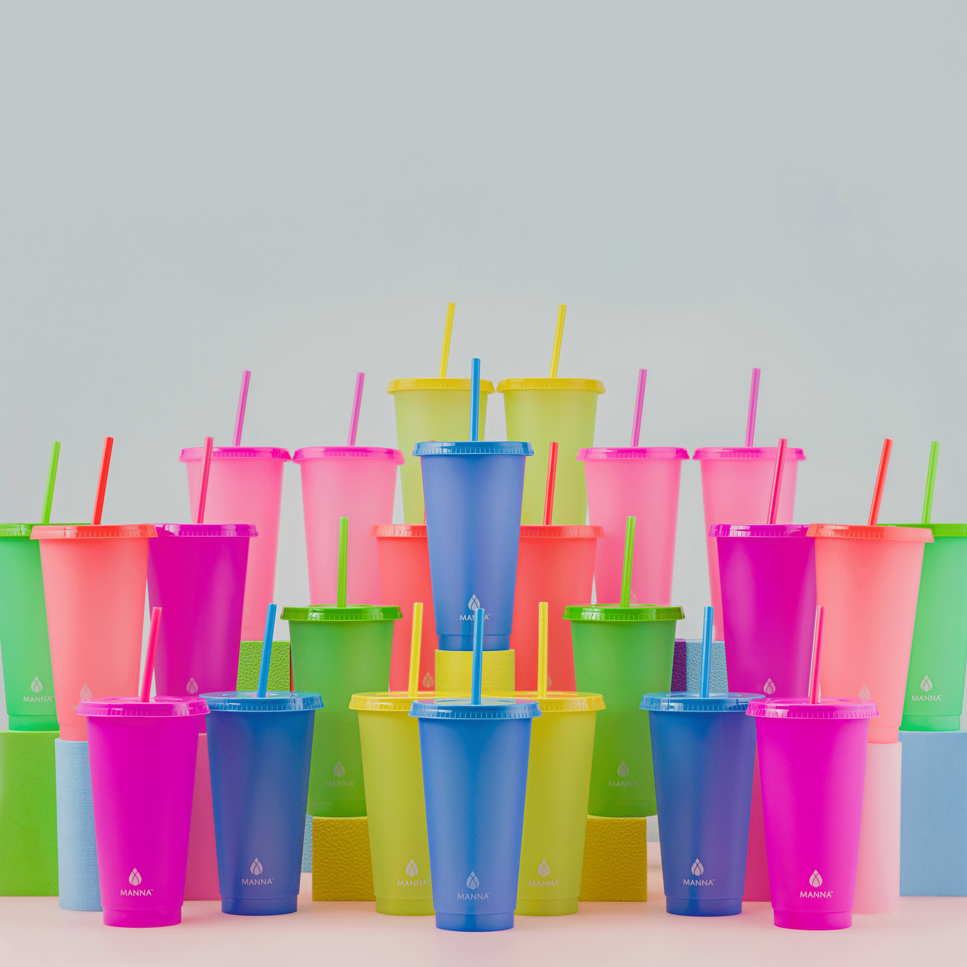 24-piece-original-color-changing-cup-set-h2 A0029811.gif